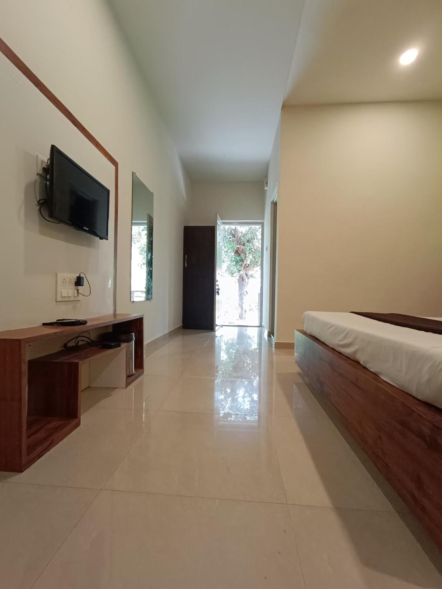 Serenity Resort Panhāla エクステリア 写真